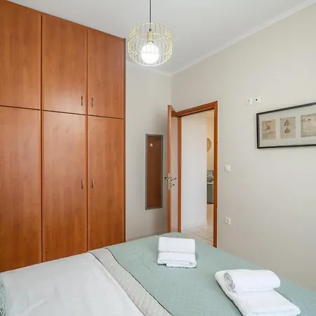 Ammoutsiani Cozy 1 By 8essentially Apartament